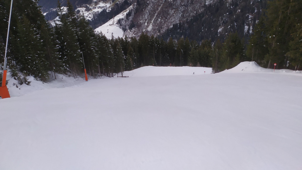 Und auch die Talabfahrt war leer und nicht zerfahren. Ein super Skitag geht zu Ende.