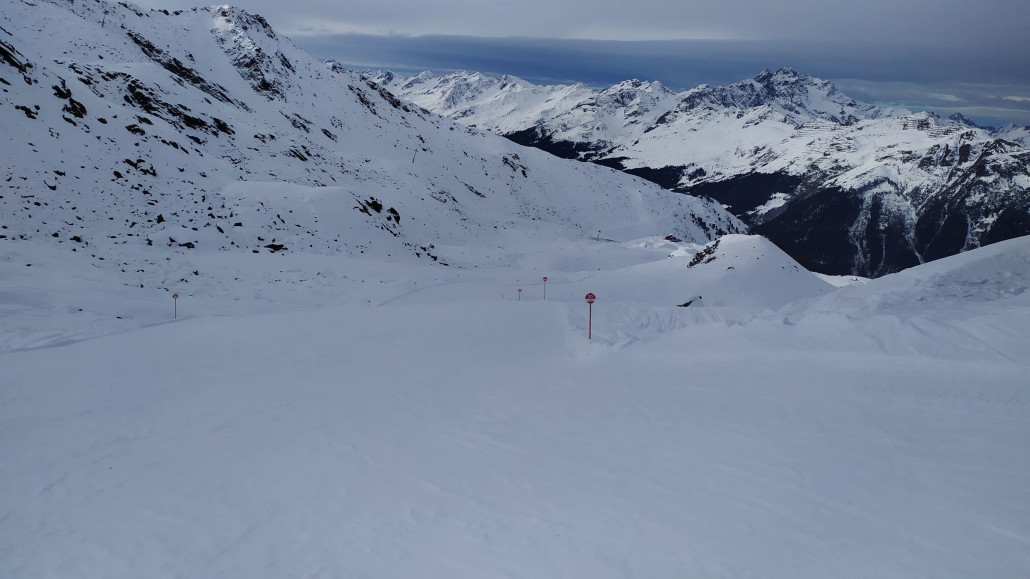 Die Piste ist oben eher flach und zum gemütlichen Fahren geeignet.