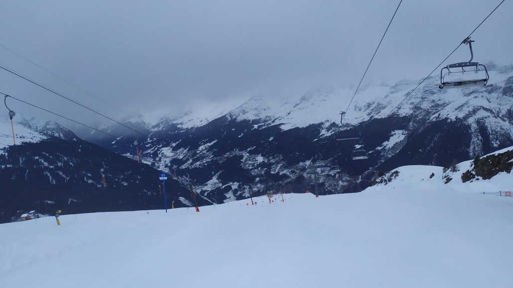 Gegenüber hingen die Wolken teils tiefer, zum Glück zogen sie nicht herüber.