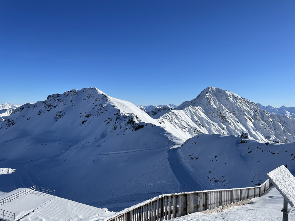 Noch geschlossene Piste am Rothorn