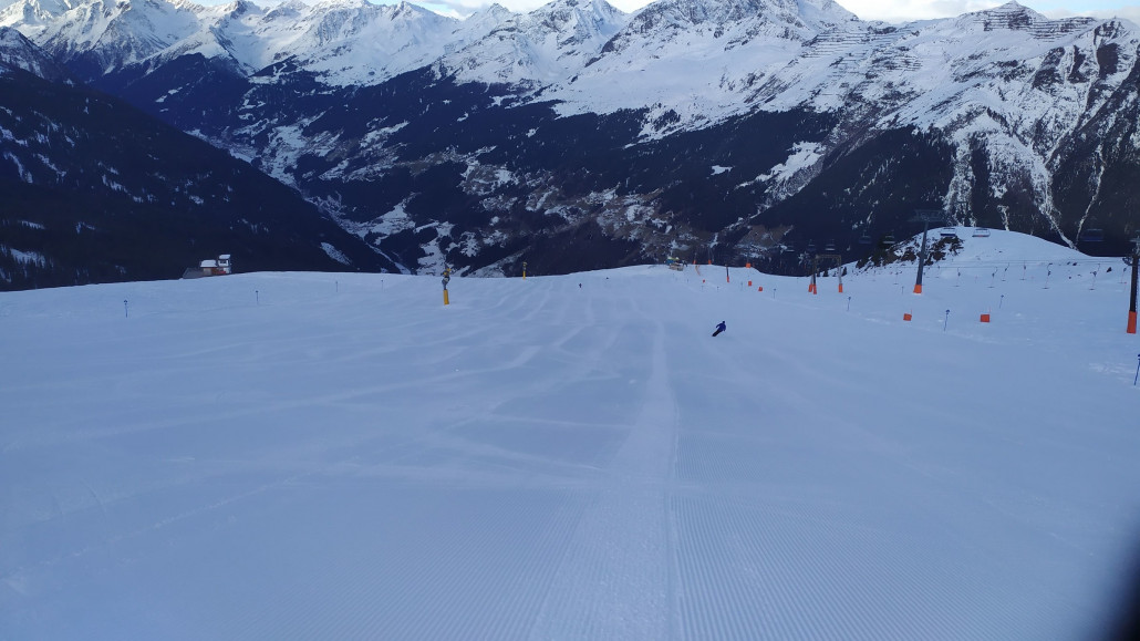 Auch auf dem blauen Übungshang keine Absätze sondern perfekte Pisten.