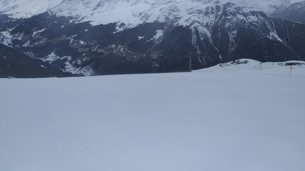 Nachmittags dann eine Mischung aus Wolken, Wind und leichtem Schneefall, das trübte die Sicht etwas.