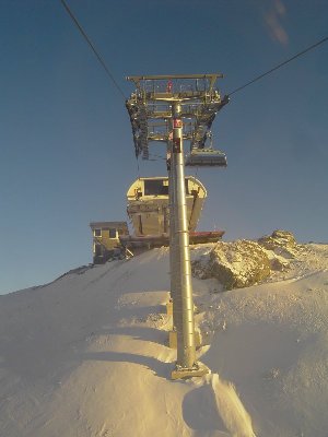 Bergstation vom 8Bubble &amp;quot;Idjoch&amp;quot; mit den elektronischen Schildern zum Öffnen des Bügels ;).