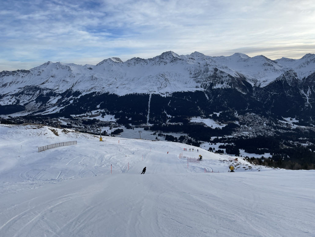 Piste 50 entlang des Schlepplifts Gertrud. Im untersten Bereich zudem bereits am Morgen mit vielen braunen Stellen.