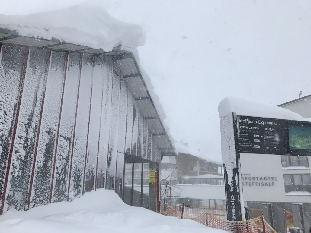 14. Januar 2017 - innert 3 Tagen hat es über 1m Schnee runter gehauen. Vorher war aber fast gar kein Schnee da
