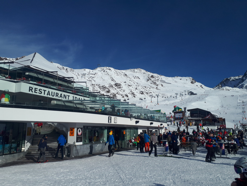 Idalpe gut gefüllt, aber Wartezeiten ok.