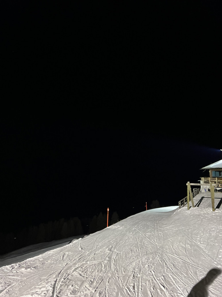 An der Bergstation und nochmal: kein Mensch unterwegs