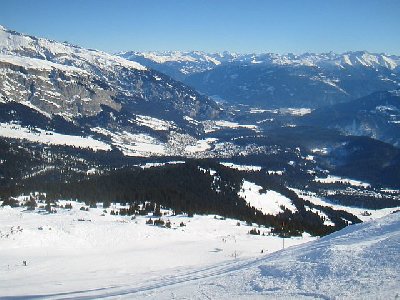 FIS Abfahrt mit Blick auf Flims, Flims-Waldhaus und Laax-Murschetg