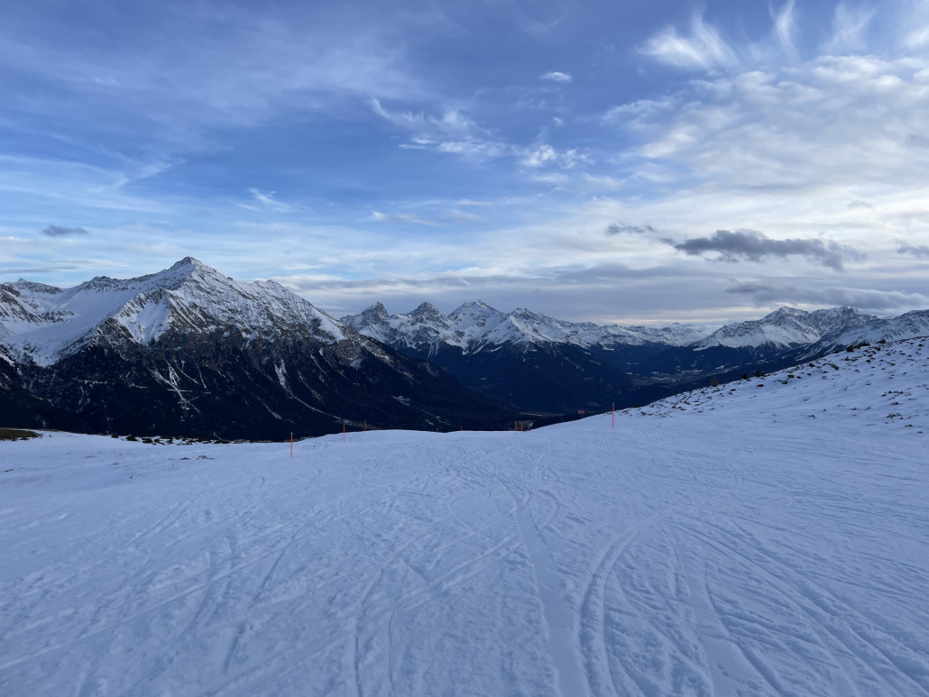Kurz vor der Abzweigung auf die 55. Der Ausblick auf dieser Piste gefällt mir sehr gut, deshalb gibt es auch heute wieder ein Bild von hier.