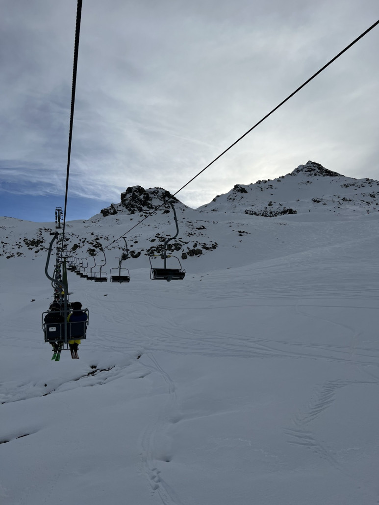 In der Freda-Bahn, es zog mehr und mehr zu und der blaue Himmel verschwand zunehmend