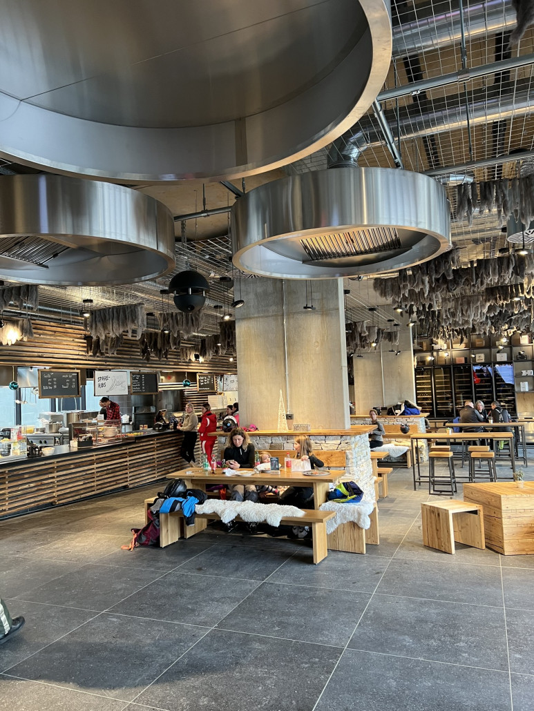 Einrichtung schlicht und modern