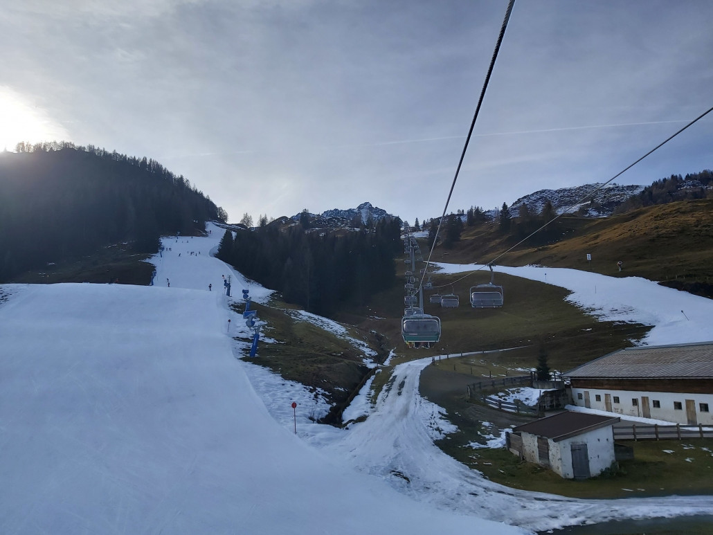 Sehr griffig die linke Variante, unter dem Vorwand mit guten Ski.