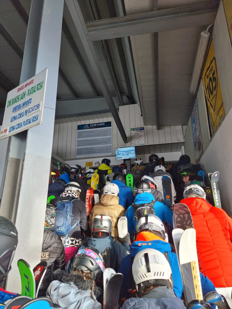 Treppe hoch zur Pendelbahn