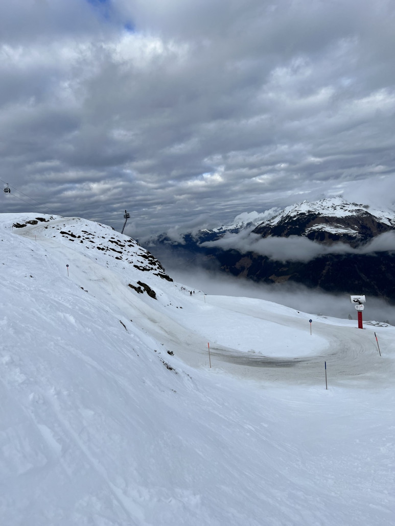 Eine geöffnete! Umfahrung der Hauptpiste am Weg zur Valisera Mitte