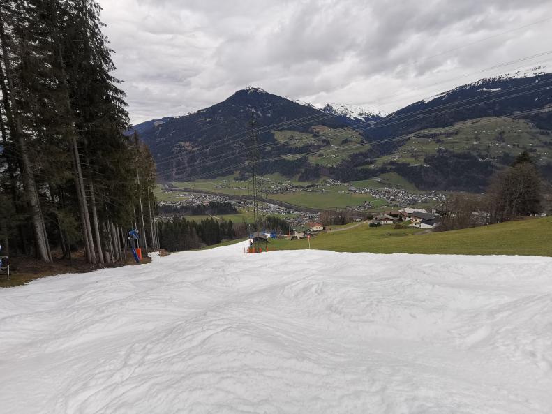 10.Ich kann es nicht lassen. Die ewig lange Talabfahrt nach Kaltenbach muss auch getestet werden. Die war der Burner (Für die Oberschenkel.).jpg