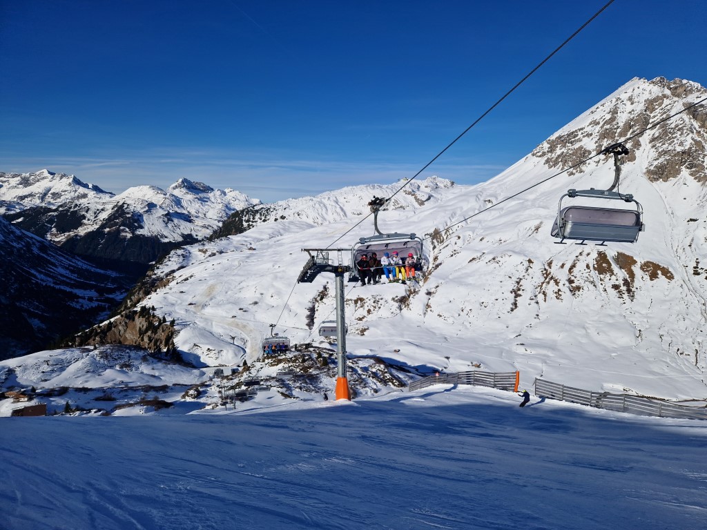 Zürs_06_01_23_by_Markus_Hahn (8).jpg