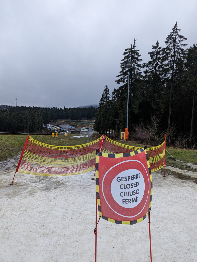 10A ohne Piste in Betrieb...also hatte ich doch Recht @Lord-of-Ski