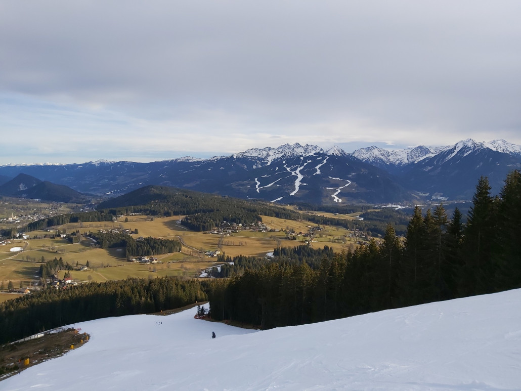 Schladming gegenüber.