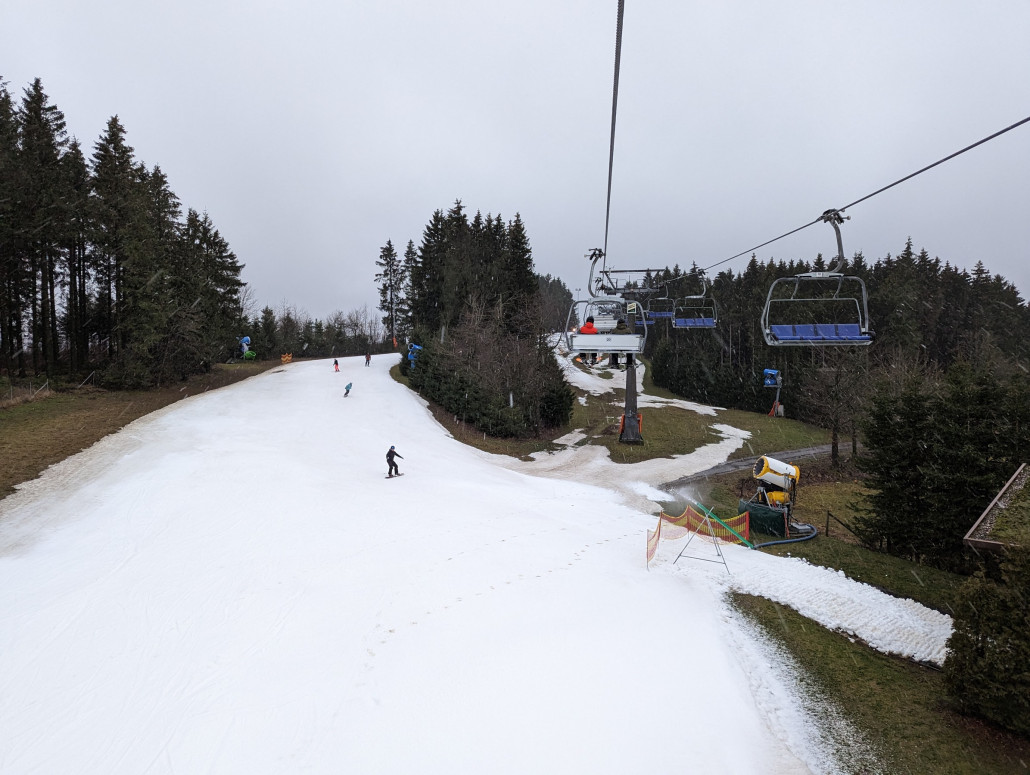 Nur mehr eine Variante am Rauhen Busch. Hier alle 3 SFs auf den Hang gerichtet.