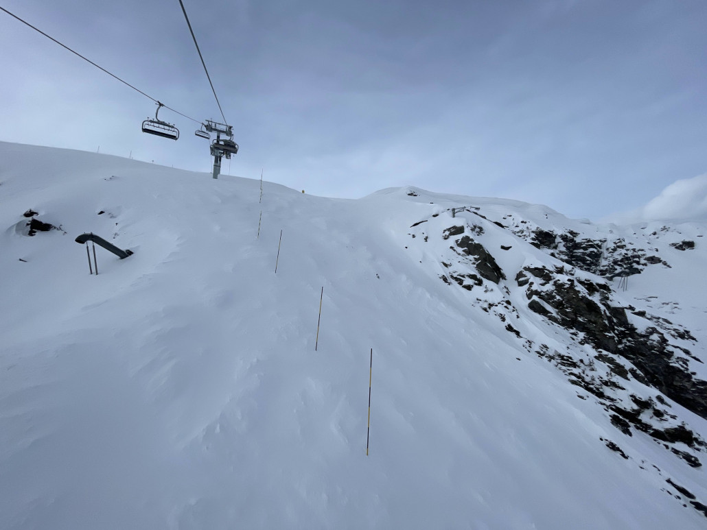 Neuer Bouquetin Sessel mit Ibex Schwarzer Abfahrt. Die fahre ich nacher auch noch, obwohl sie geschlossen ist!