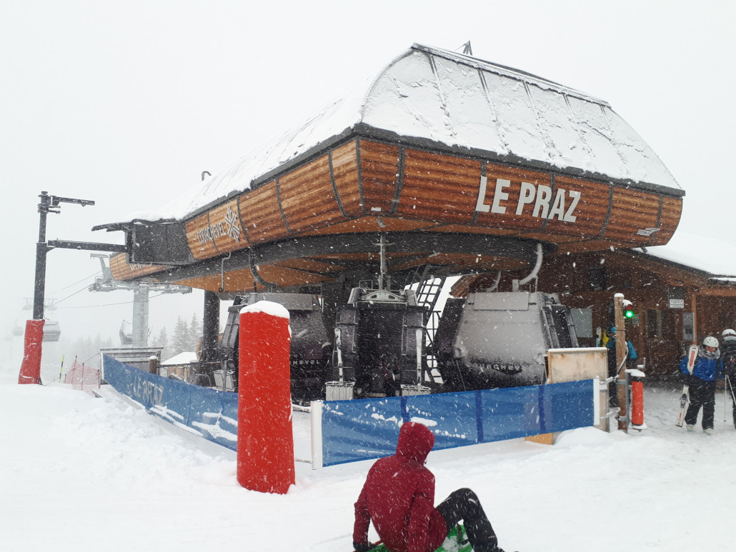 Dann noch via Pas du Lac ein Abstecher nach Courchevel (Sauliere Express 2 geschlossen). Einmal dabei die neue La Praz Gondel gefahren.