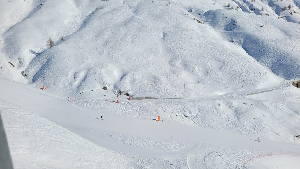 Kreuzung Passtrasse und Piste