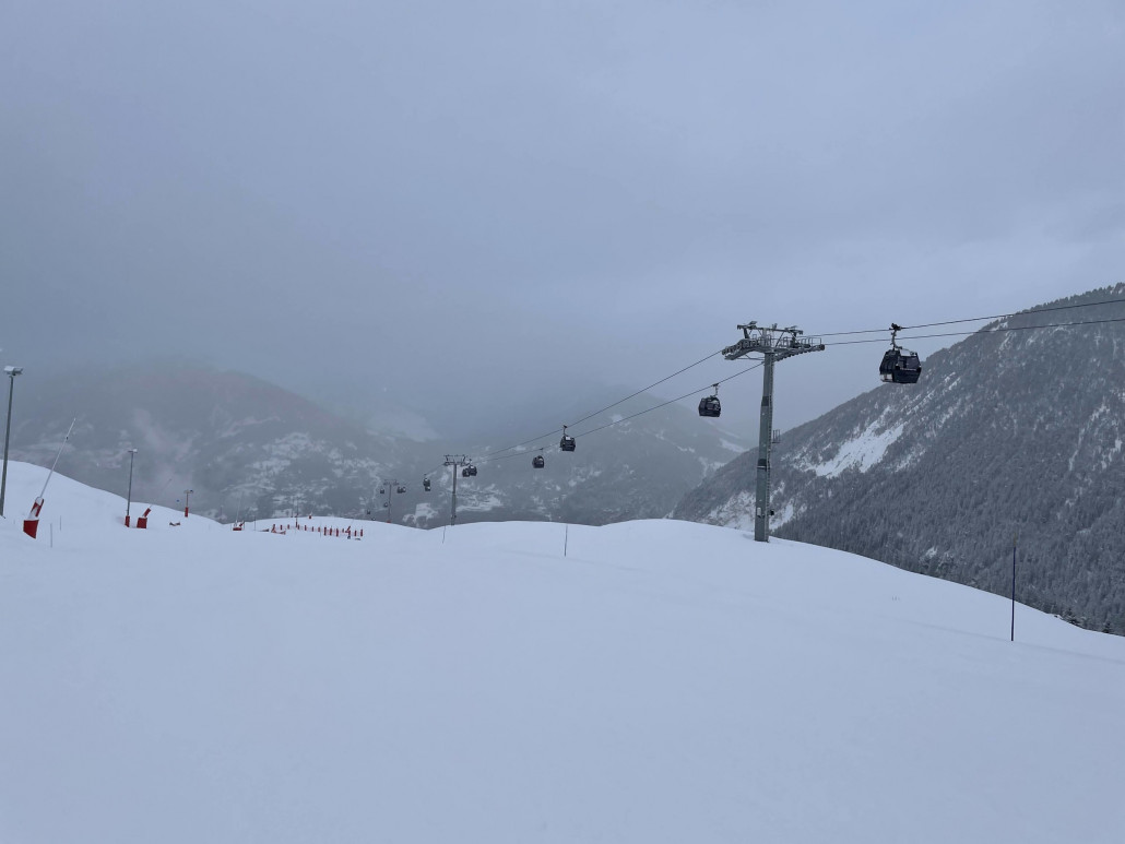 Nachmittags in Courchevel Monriod an der neuen Gondelbahn
