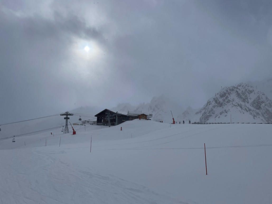 In Courchevel am Chenous lockert es langsam auf
