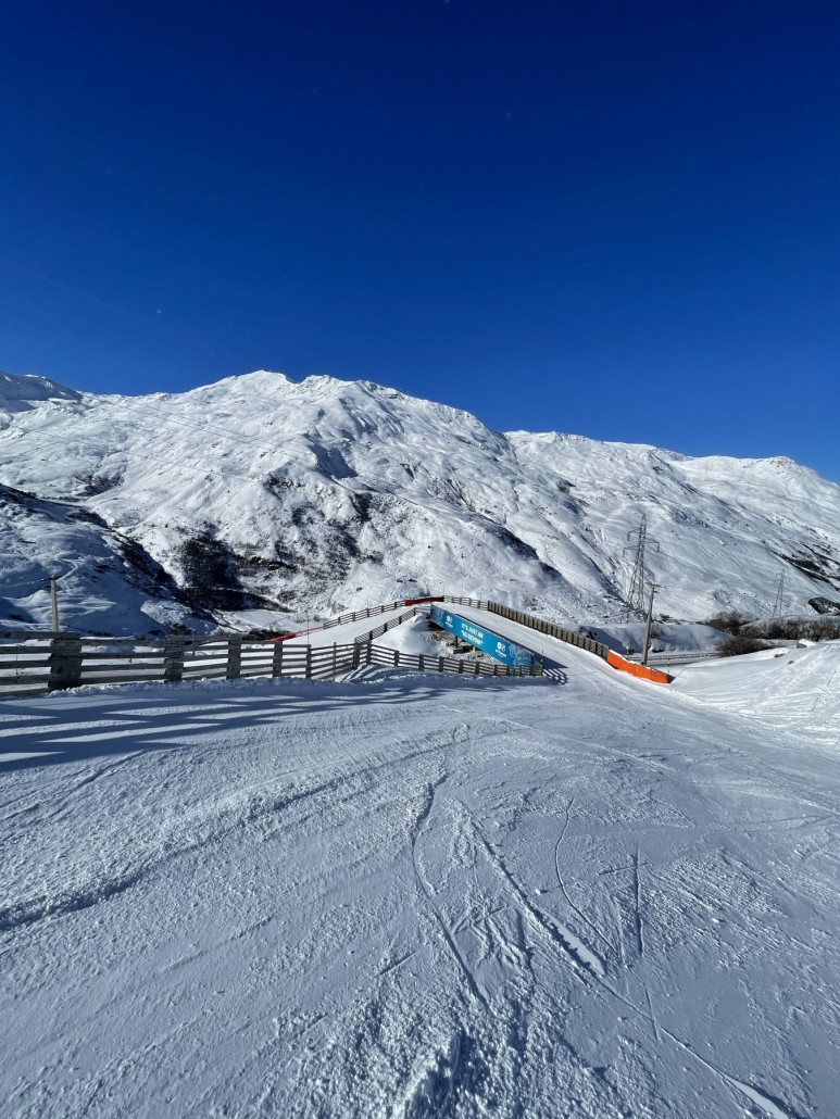 Die Rote Piste von der Mittelstation Bruyeres nach Val Thorens zum Plan de l'Eau Sessel. (wollte ich mal ausprobieren, da die für mich neu war)