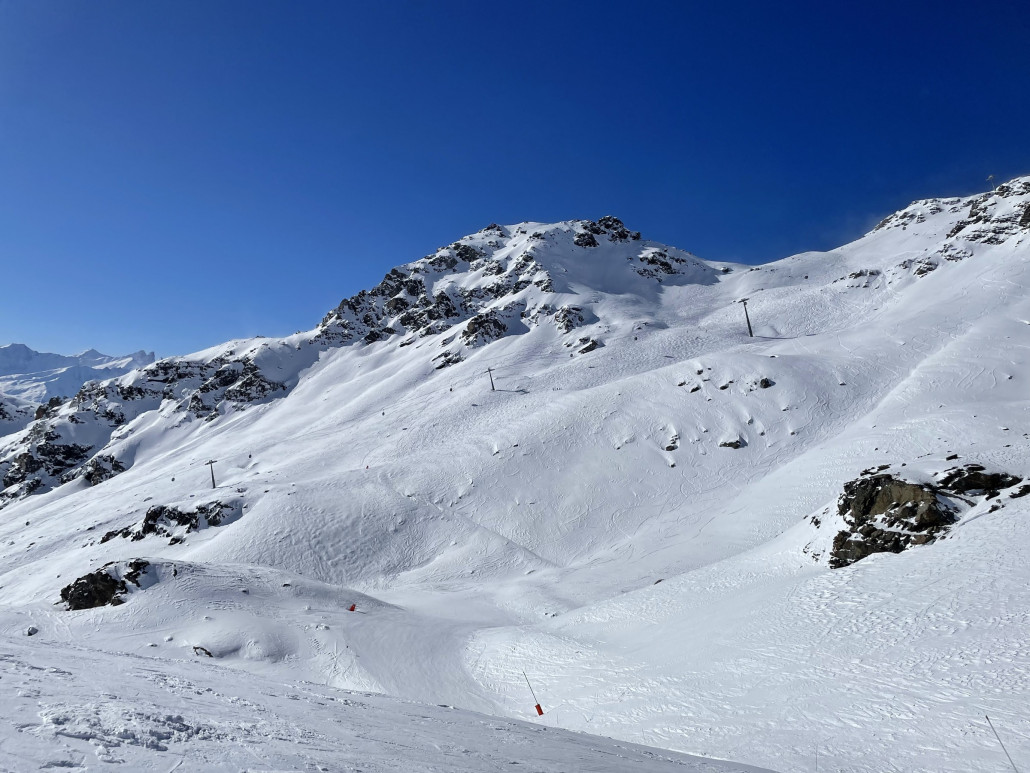 Combe Rosael mit Tiefschnee Varianten daneben