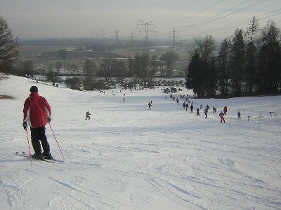 heute gab es Südtirol Feeling - weisses Schneeband bei Sonne und alles grün aussenrum (OK in Südtirol liegt derzeit ja schnee...)