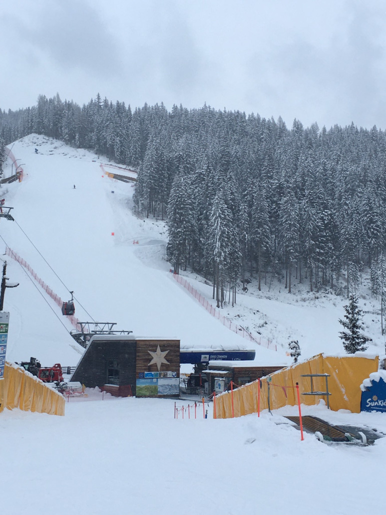 Signaue mit Dreizinnenpiste