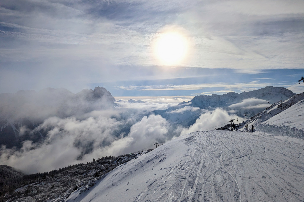 Unerwartet kämpft sich die Sonne durch.