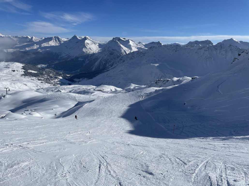 In Arosa konnte dann meistens in der Sonne gefahren werden. In einigen Bereichen hatte es kleine Nebelbänke, in welchen die Sicht aber stets gut war, sich aber eisigkalt anfühlten.