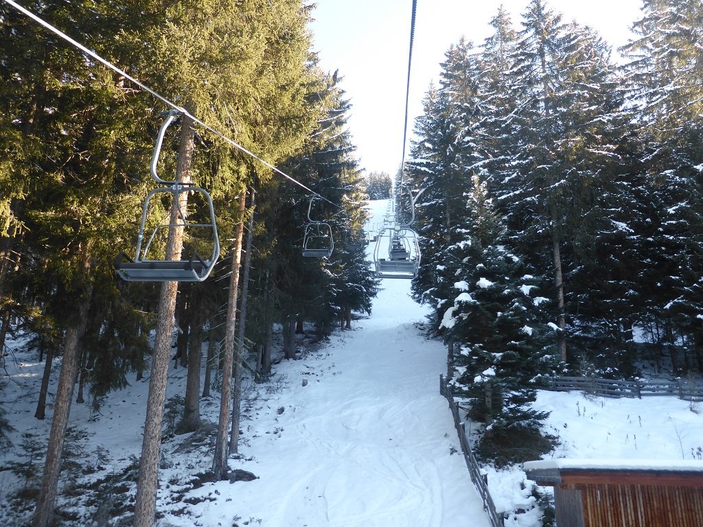 Auffahrt mit der DSB durch den Wald