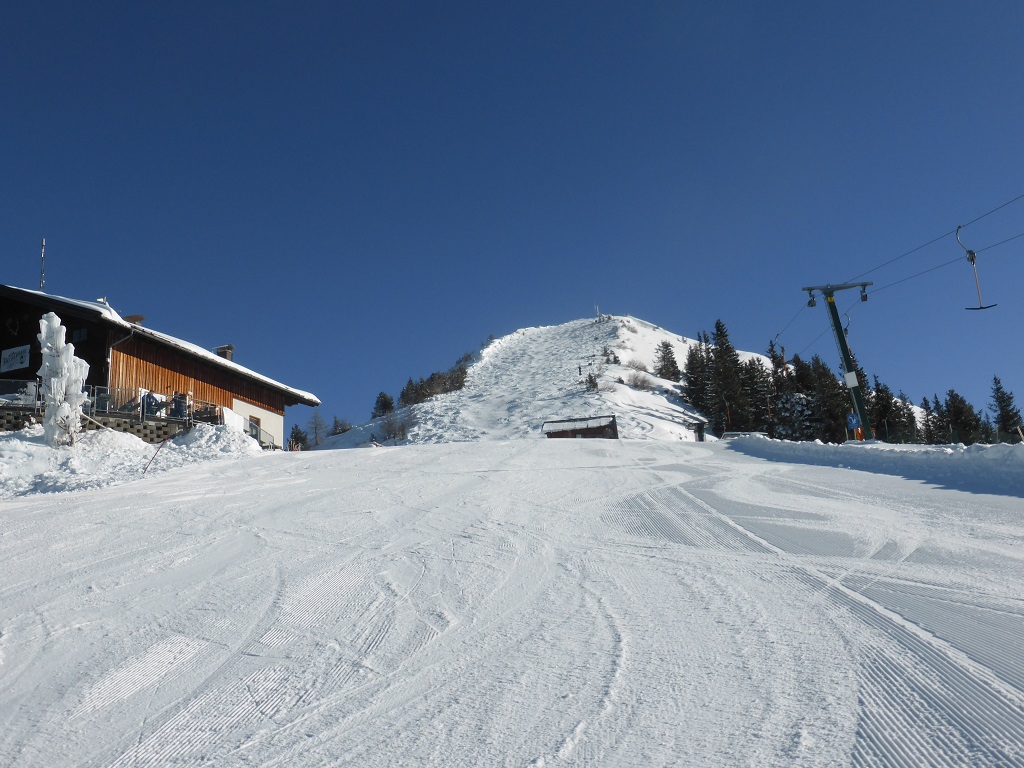 das letzte Stück vom Hecherhaus zum Arbeserkogel ist den Tourengehern vorbehalten, rechts der Bockstallift, der lief aber nicht.