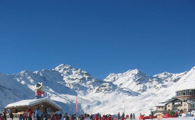 Blick von der Kinder-Scheealm zum Lazid