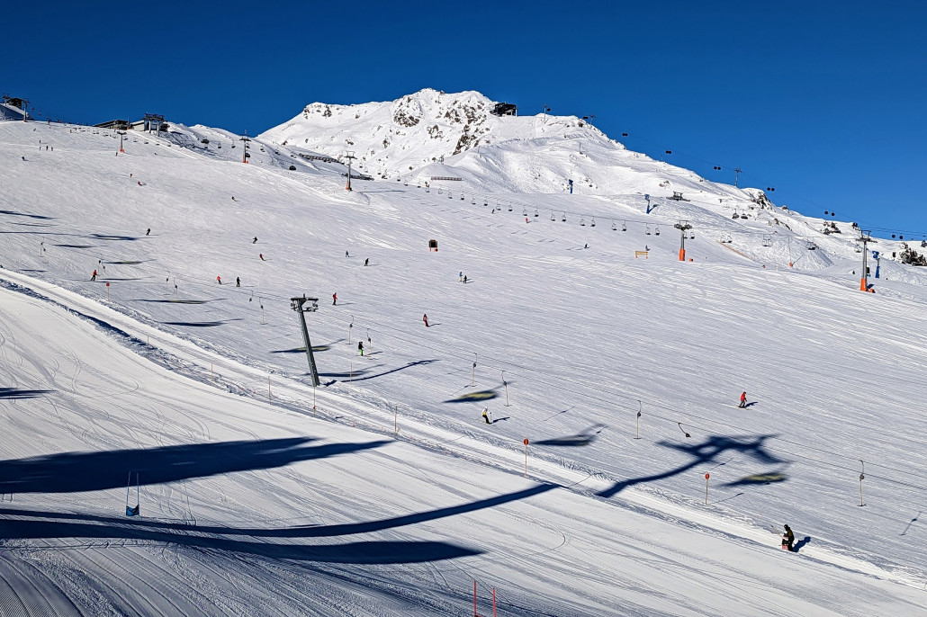 Blick in die Gegenrichtung, aus Kristall-Express Richtung Wimbach-Express Bergstation.