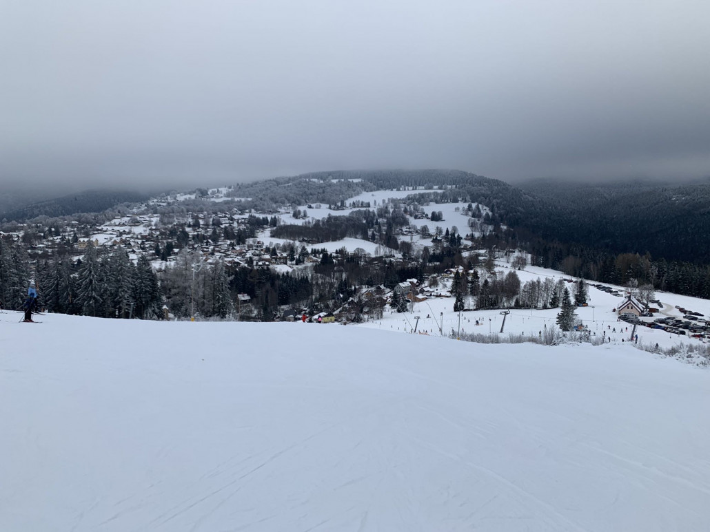 durch die sehrgute Präperierung dort gab es tatsächlich an beiden Schleppern Schlangen, am Sessel dagegen keine