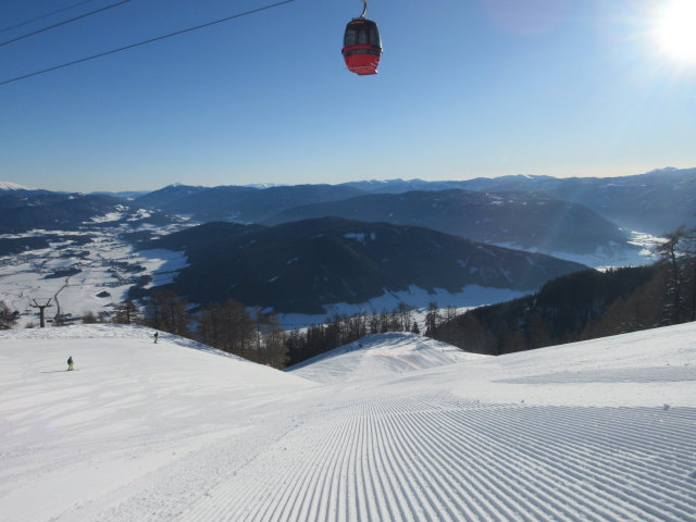 Grosseckabfahrt, darüber die 8-MGD Grosseck