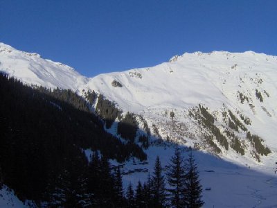 Die einzigen Einwohner im Winter sind das Wirtepaar des an der Abfahrt liegenden Restaurants