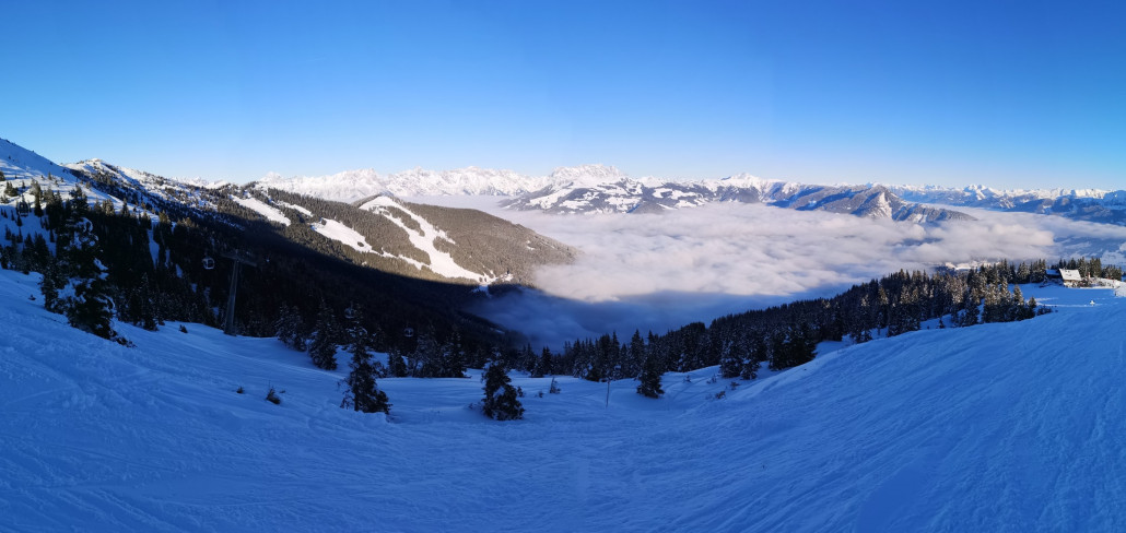 Talpanorama über den Wolken