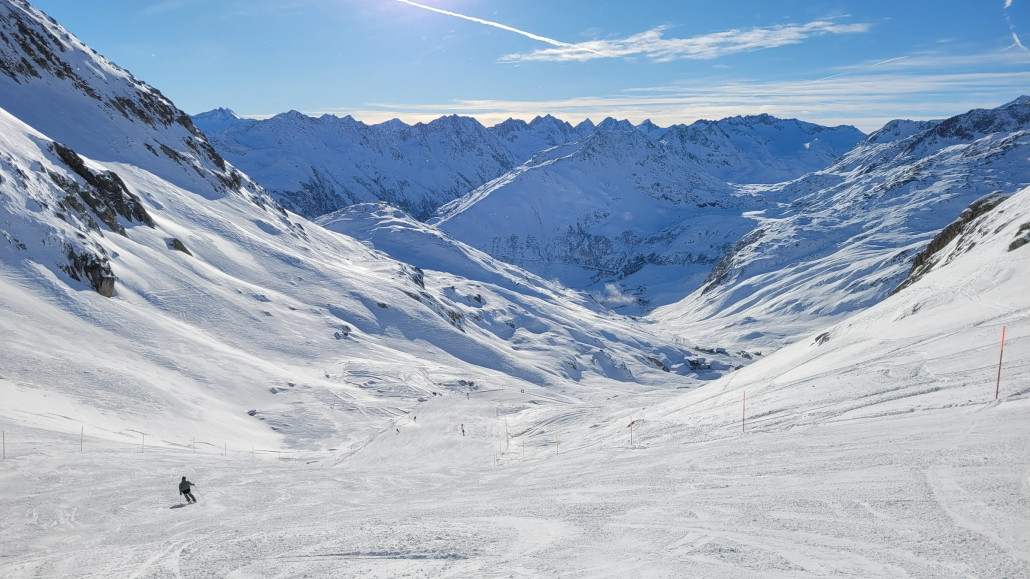 Abfahrt am Schneehüenerstock