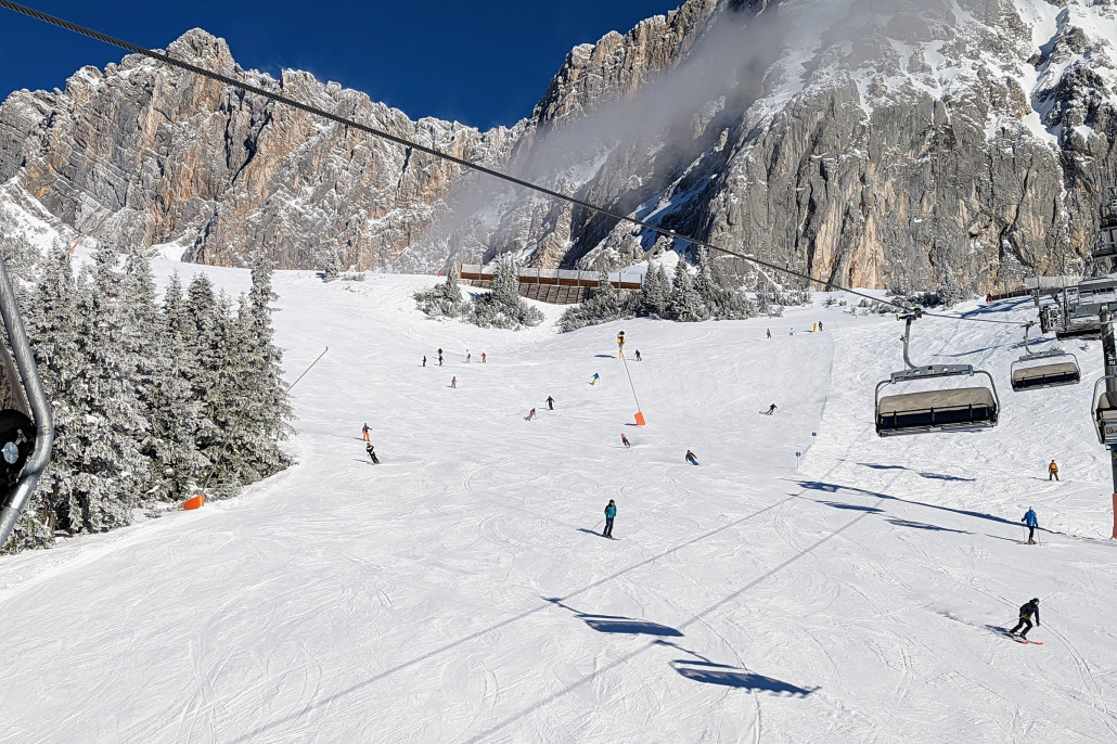 Die Pisten oben zwischen Gaistal Bergstation und Issentalkopf. Sieht auf dem Foto irgendwie sehr flach aus, so flach ist es hier gar nicht.