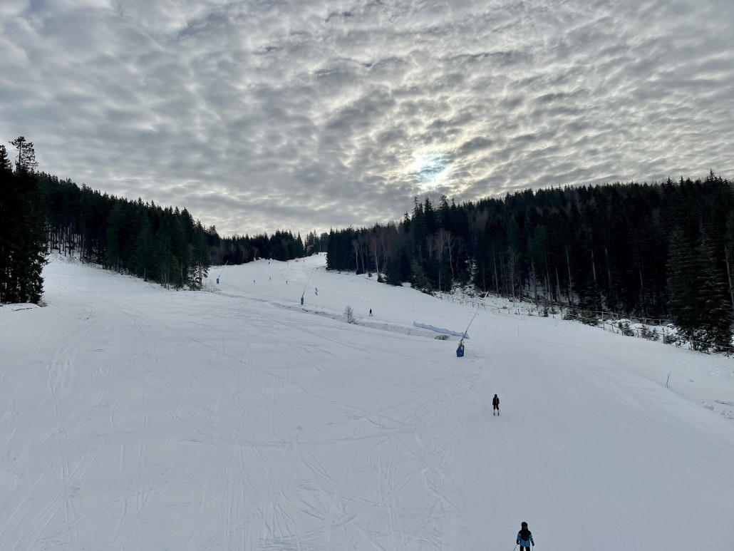 Blick zur S-Kurve der Piste "Milena" (2), die fuhren wir am liebsten - sichtbar aber auch hier die reduzierte Pistenfläche