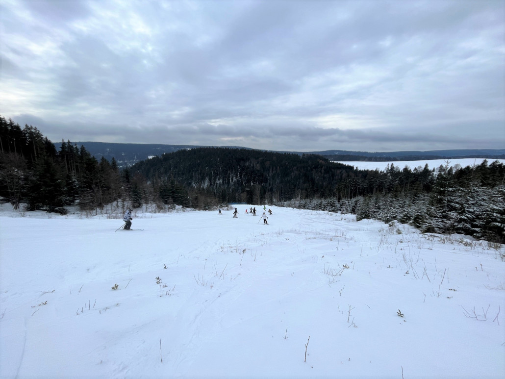 In der großen Linkskurve weiter unten dann wurde außen nicht präpariert - was hier aussieht wie halbe Breite...
