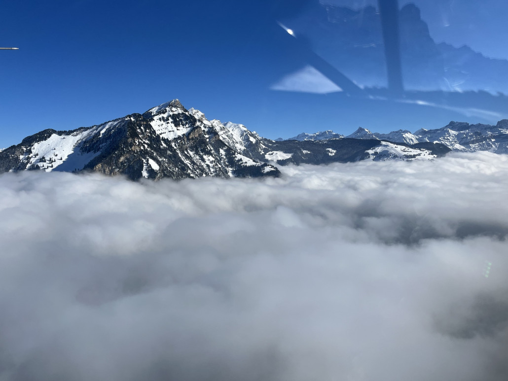 Steigflug bei Altdorf