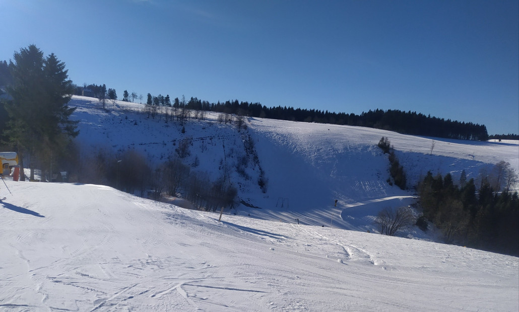 Blick vom Brüchetalhang auf den Steilhang