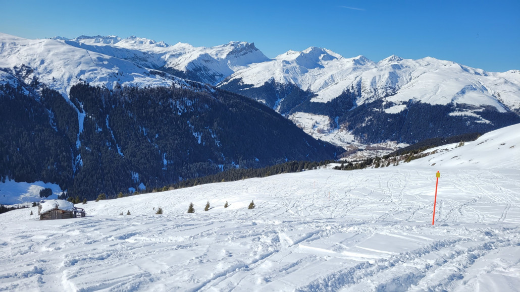 Oben offenes Gelände