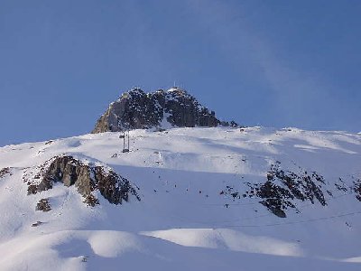 Militärseilbahn Oberalp-Schneehühnerstock. Kunststoffberg würde besser passen. Währe eine tolle Verbindung mit Andermatt.